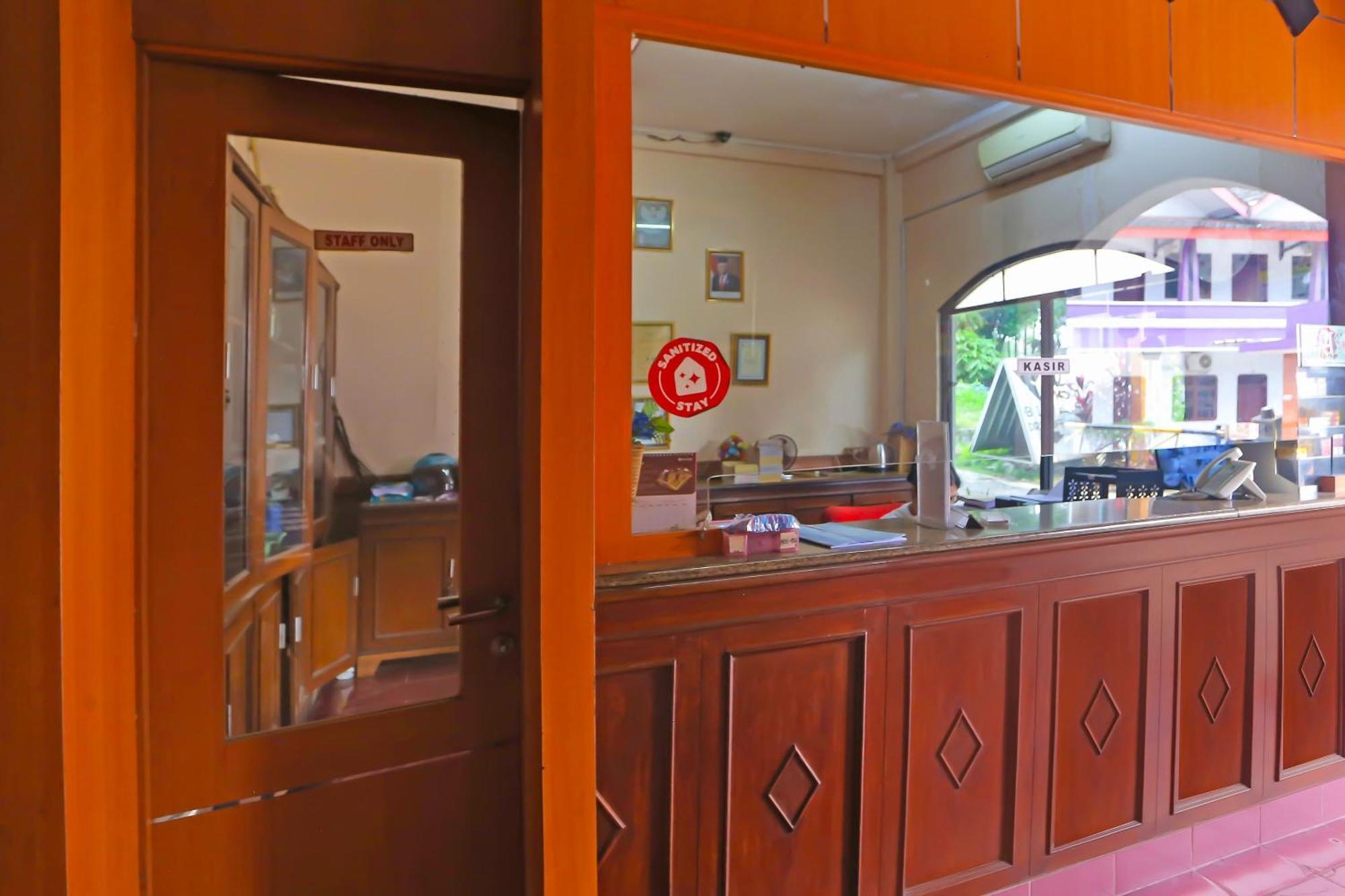 โรงแรมสปอต อิน 3978 ดาเนา อินดาห์ เบกาซิ ภายนอก รูปภาพ